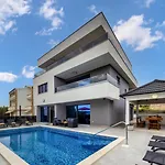 Shaula By Guide Villa *