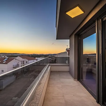 Shaula By Guide Willa *