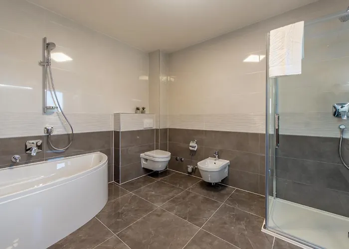 Shaula By Guide * Szybenik