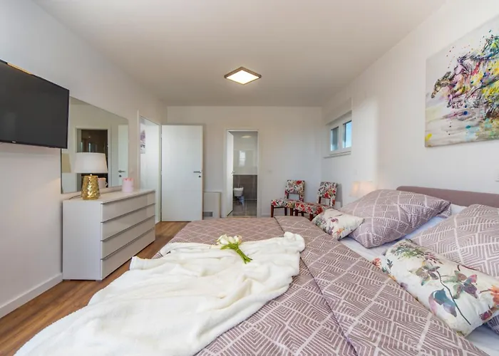 Shaula By Guide * Szybenik