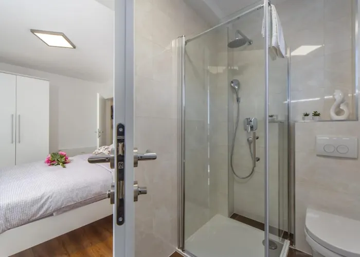 Willa Shaula By Guide Szybenik