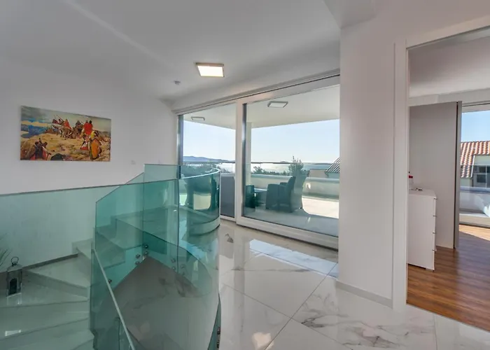 Shaula By Guide Szybenik