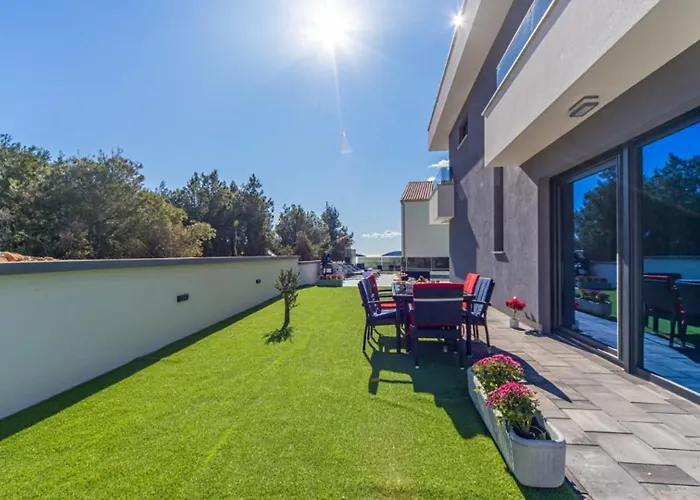 Willa Shaula By Guide