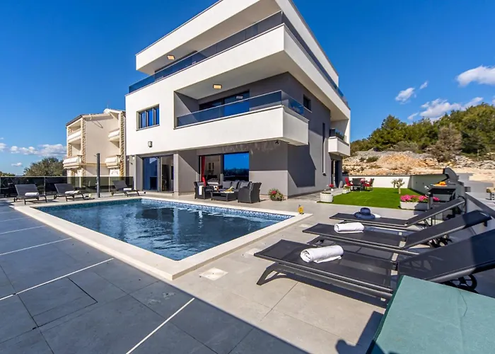 Shaula By Guide * Szybenik