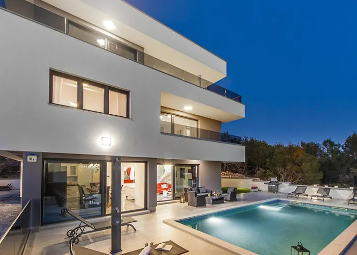 Willa Shaula By Guide